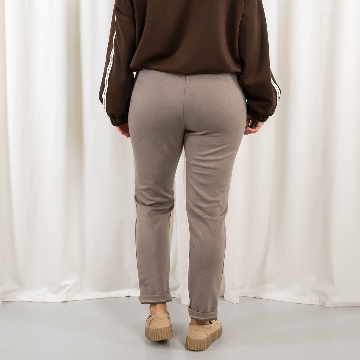 Iben bukser, Taupe
