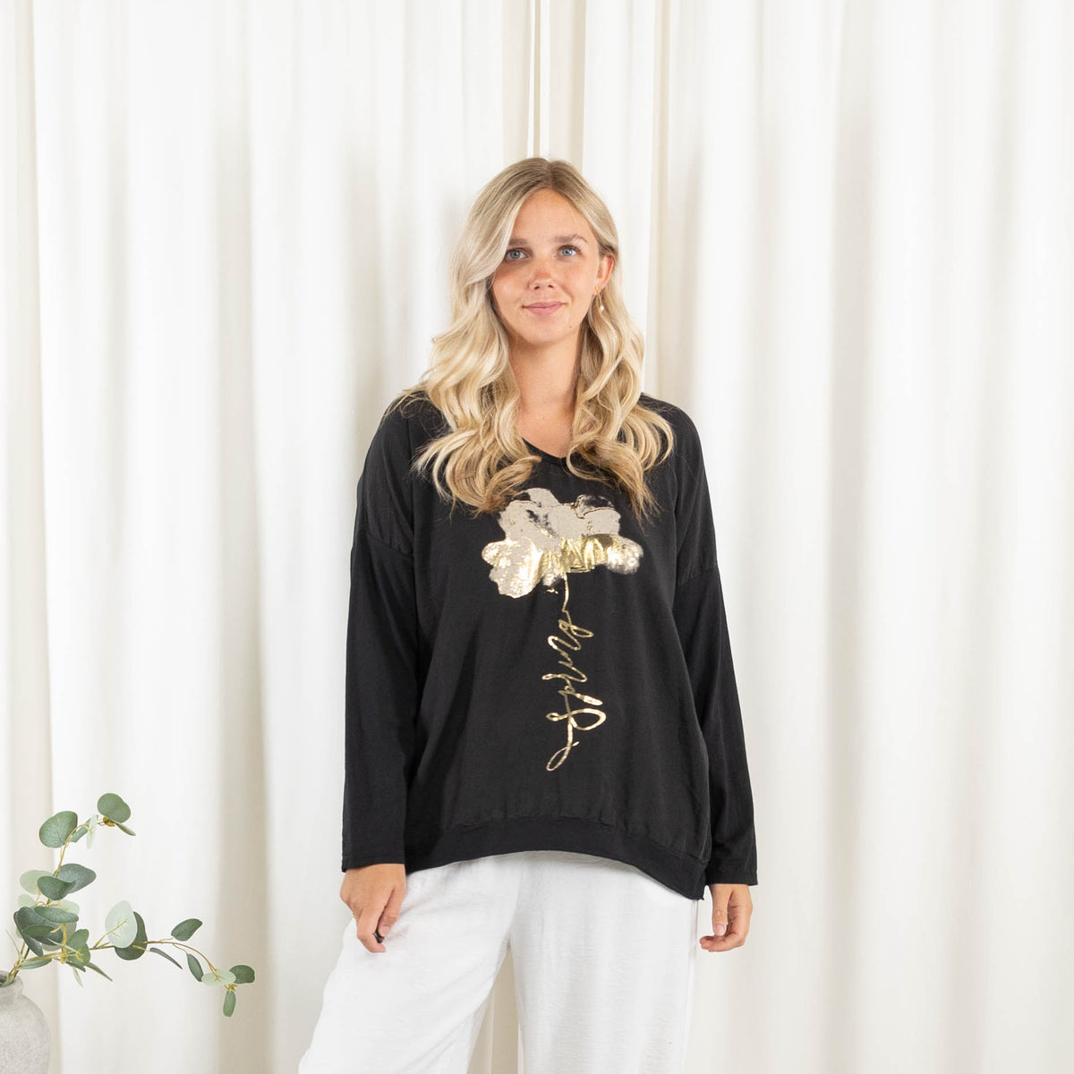 Gry t-shirt, Sort