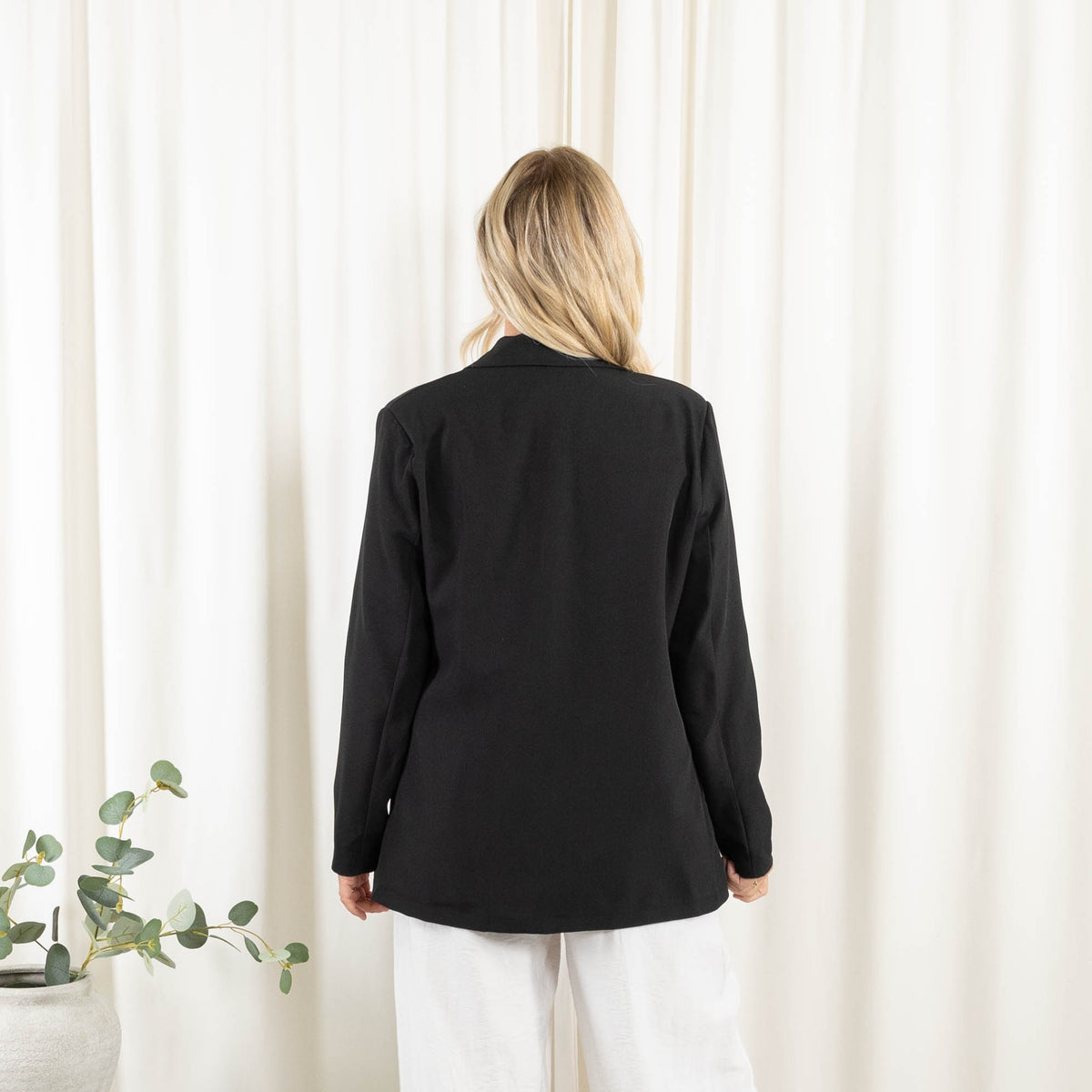 Nikita blazer, Sort