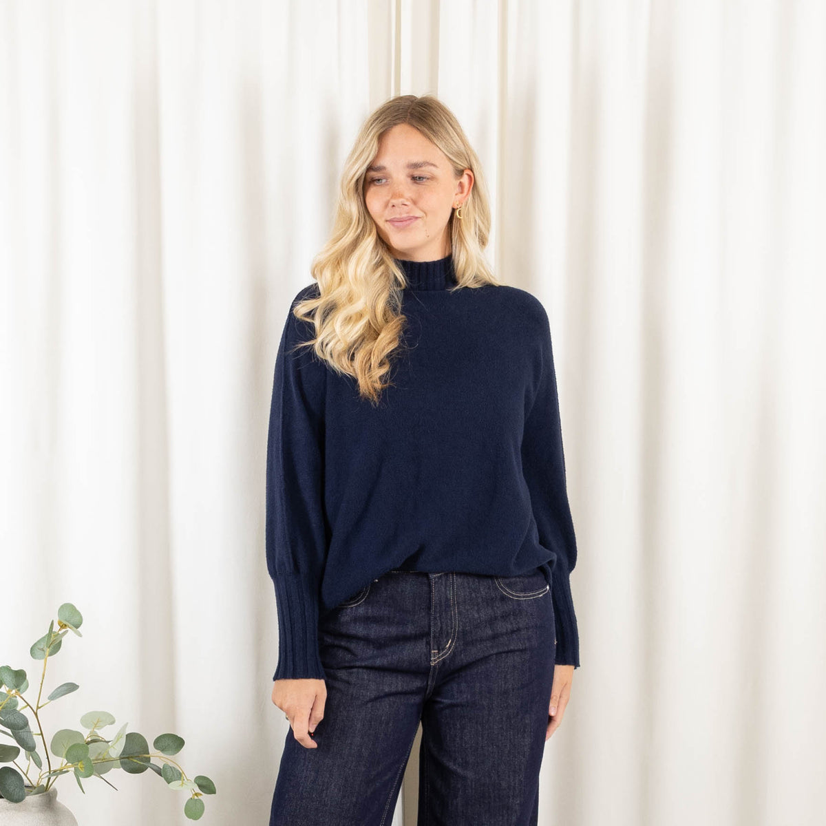 Natalia strik, Navy