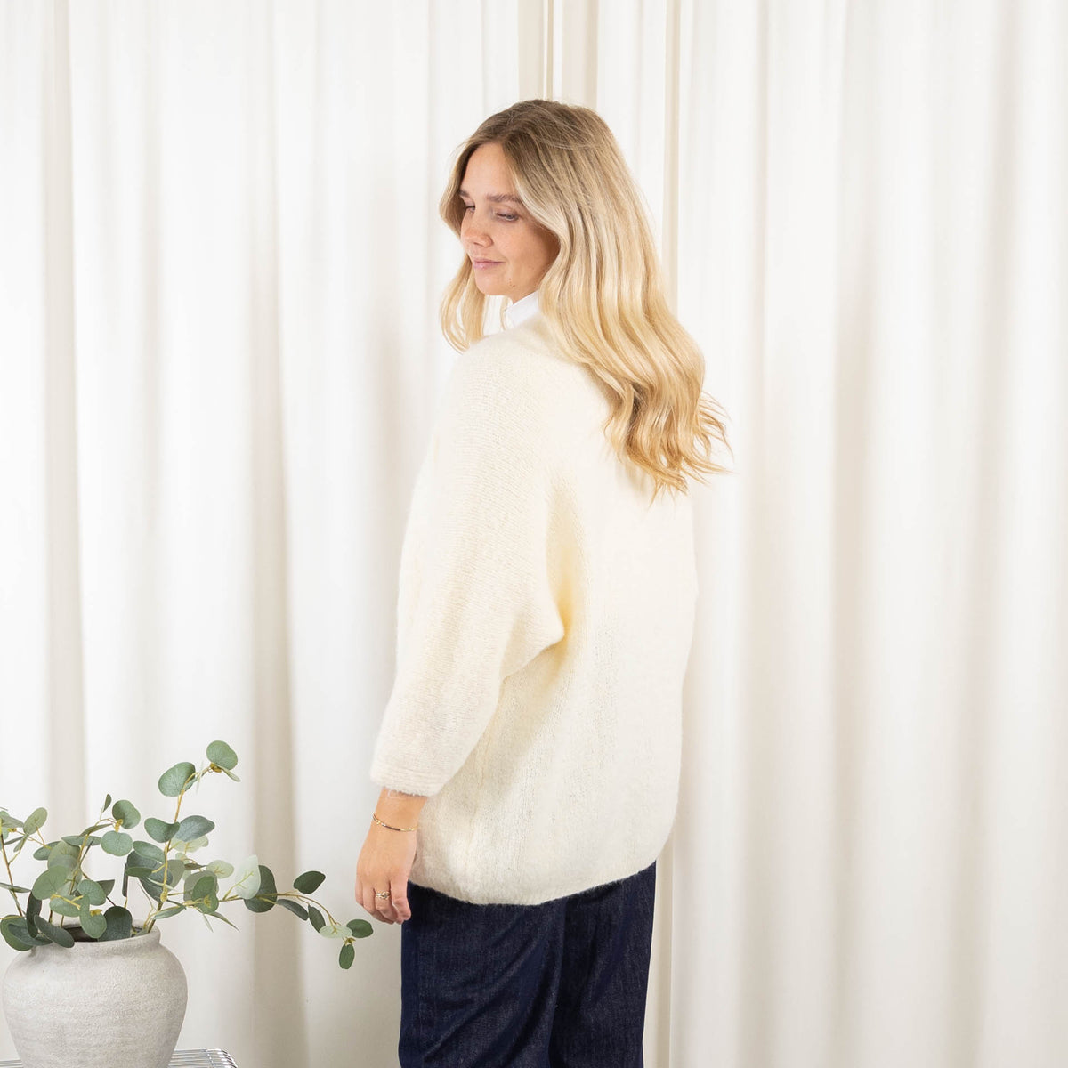 Laura cardigan, Råhvid