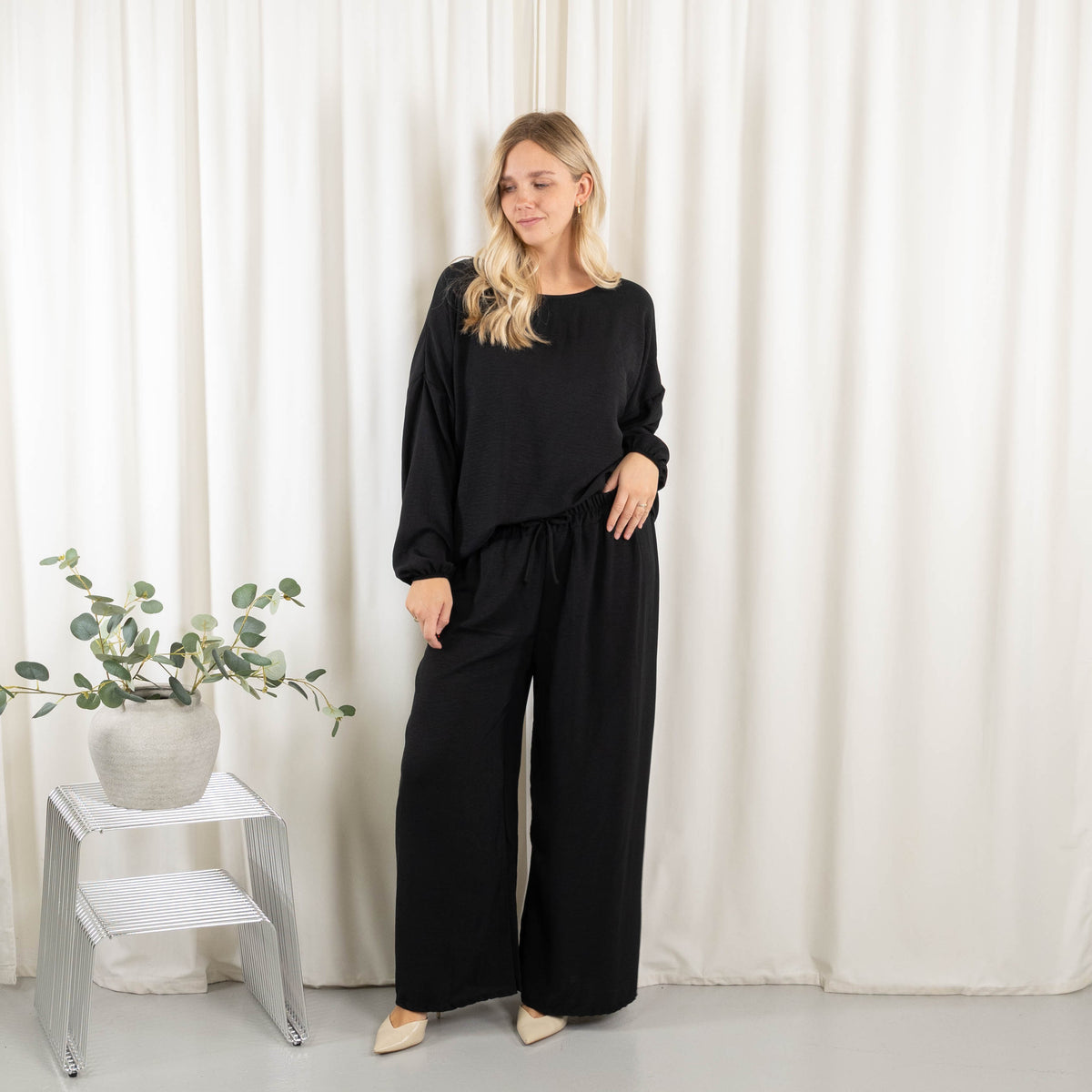 Marsha sæt, Sort