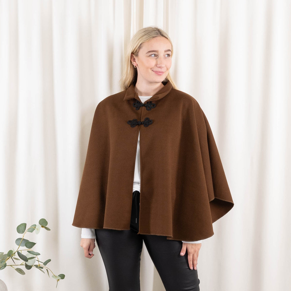 Madison poncho, Lys Choko