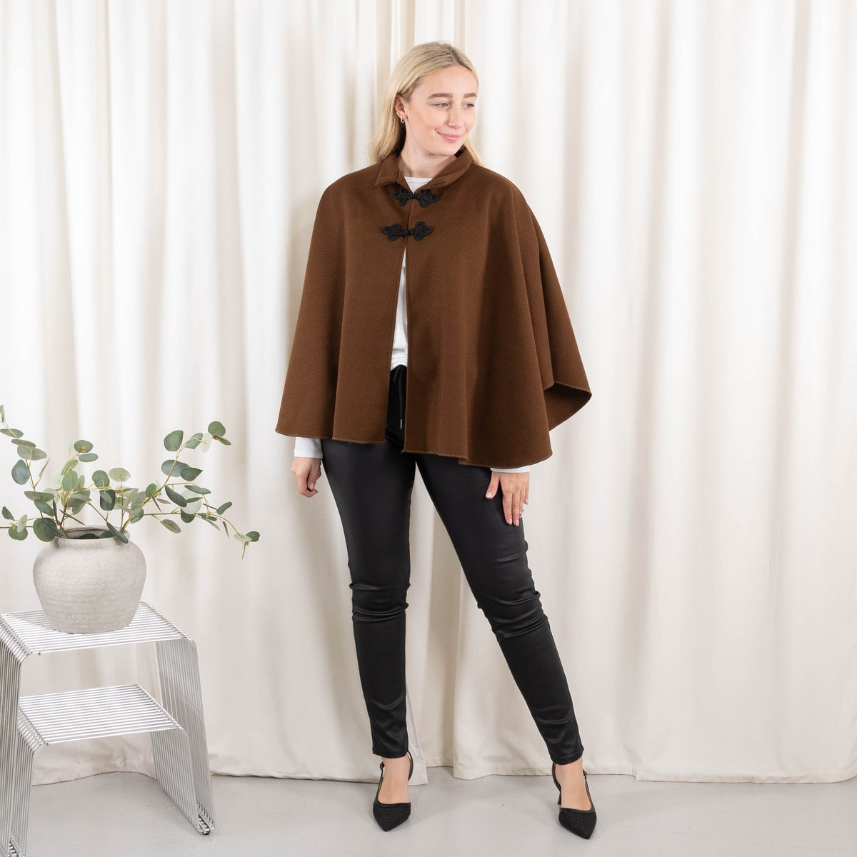 Madison poncho, Lys Choko