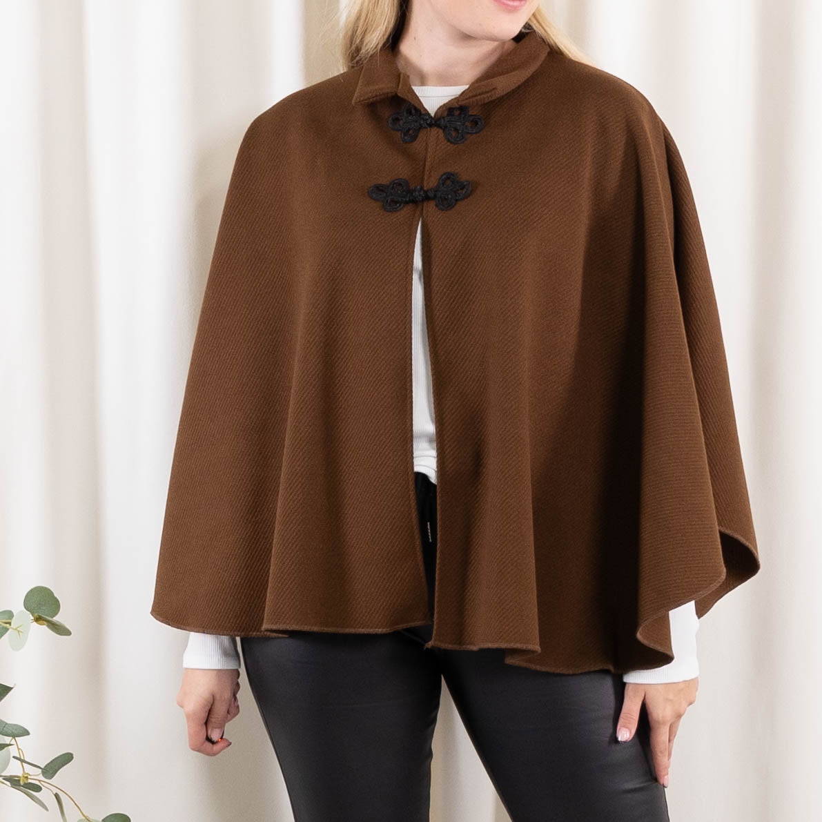 Madison poncho, Lys Choko