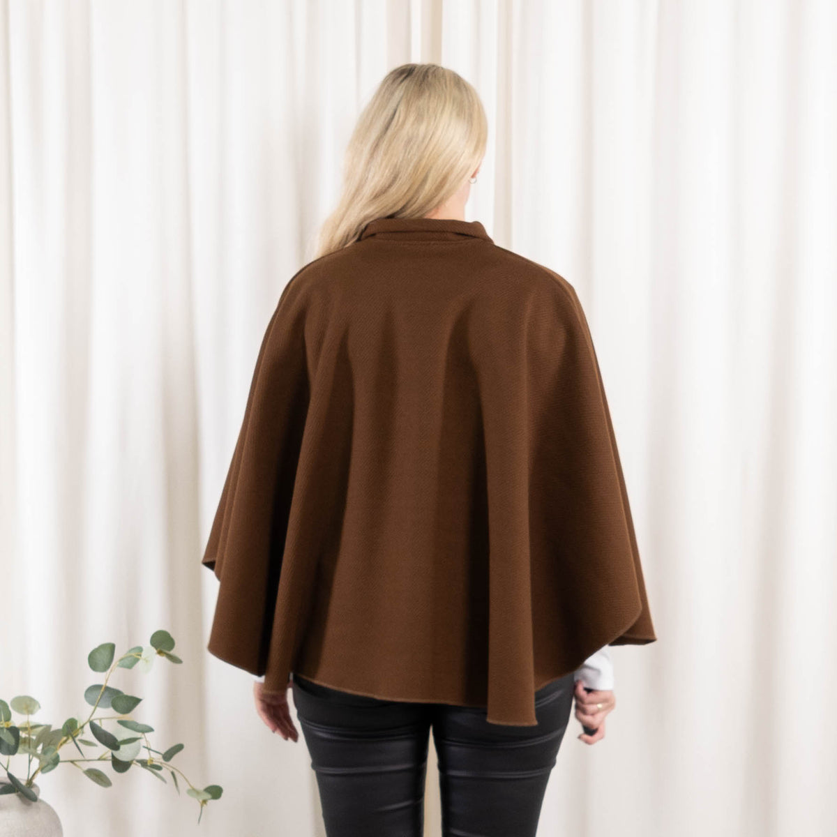 Madison poncho, Lys Choko