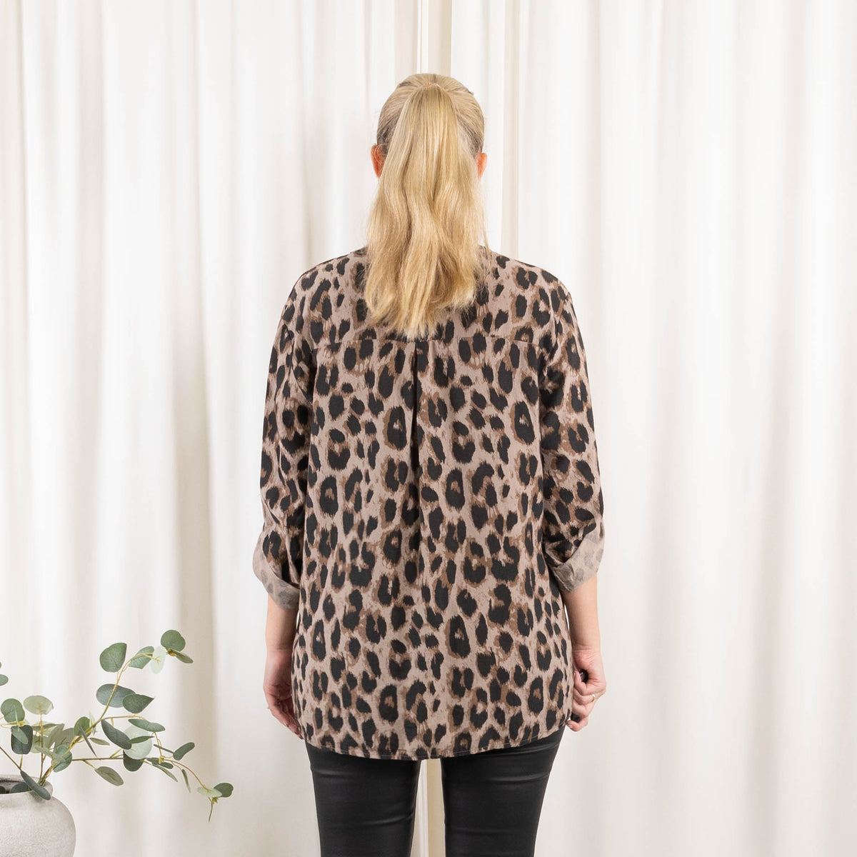 Amelia overdel, Taupe