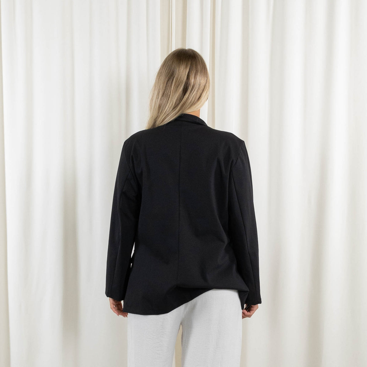 Orbit blazer, Sort