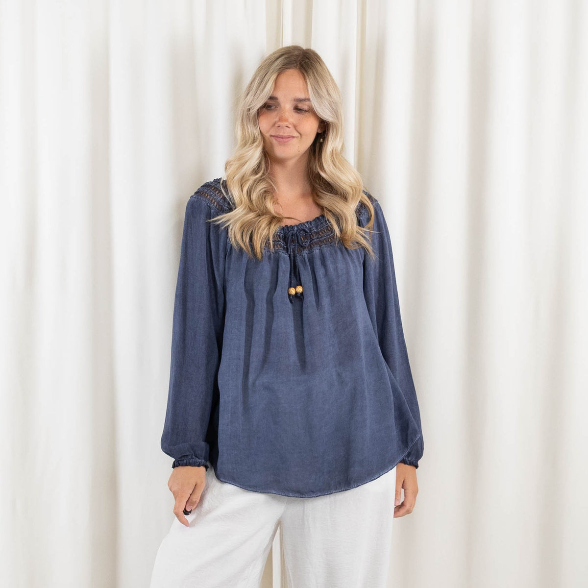 Lajla overdel, Navy
