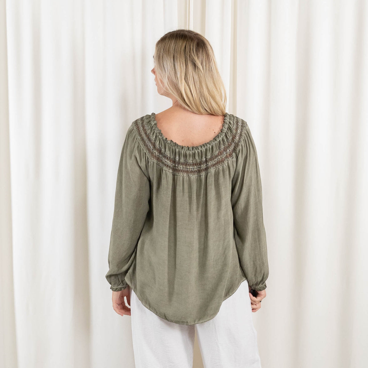 Lajla overdel, Khaki