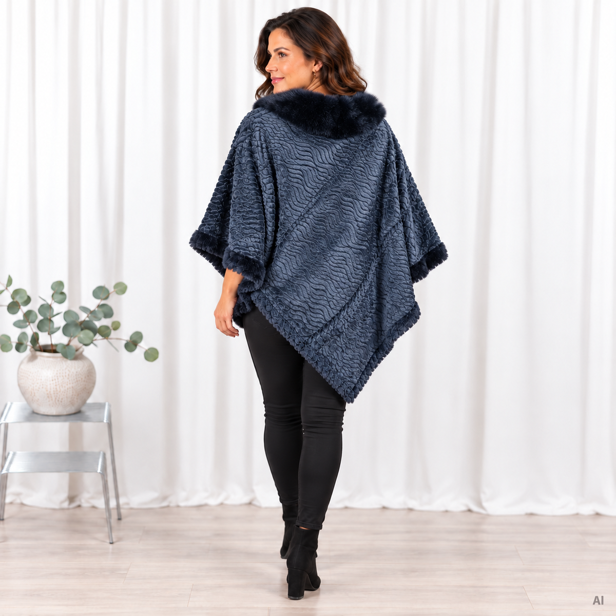 Lulu poncho, Navy