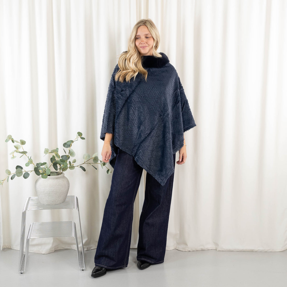 Natasha poncho, Mørkegrå
