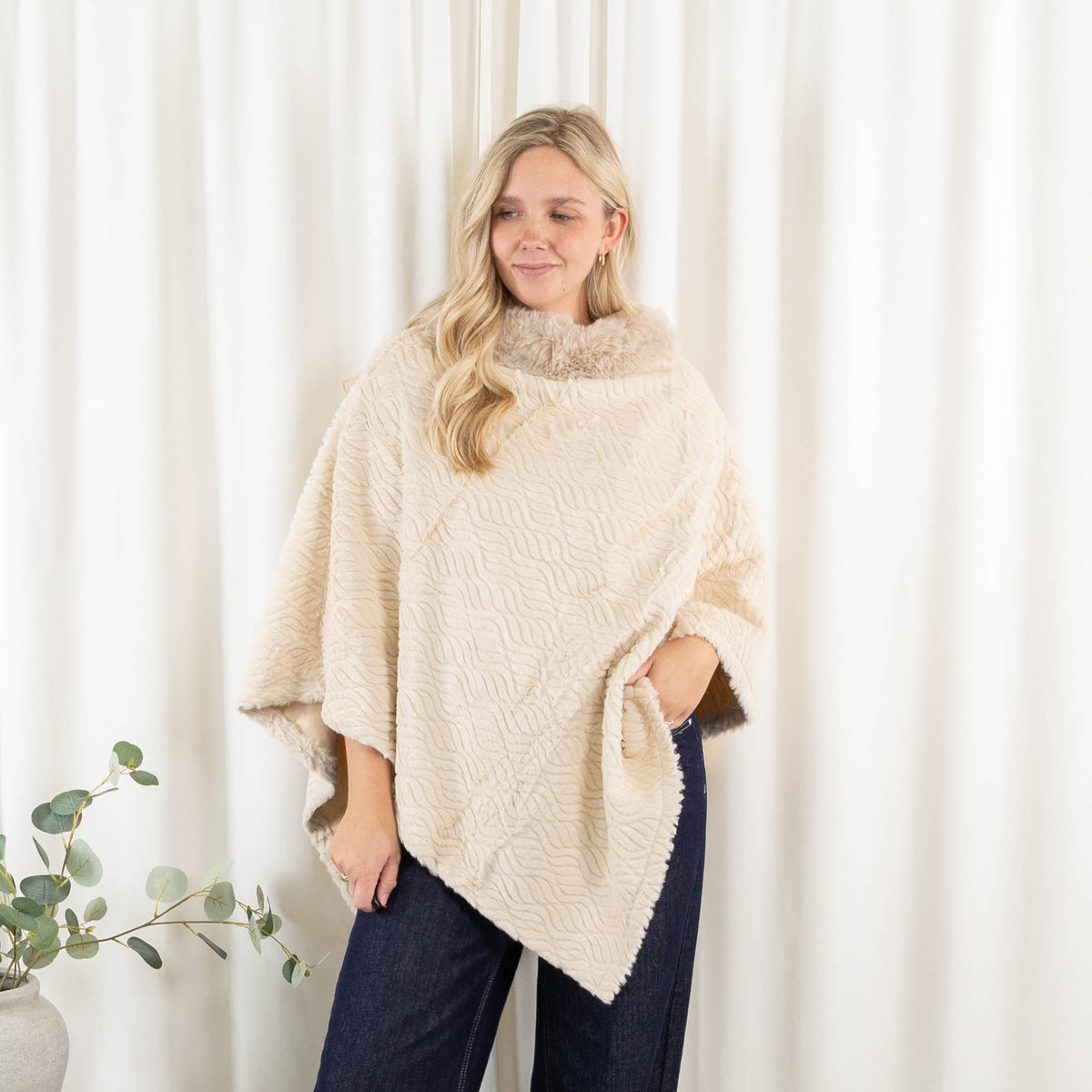 Natasha poncho, Beige