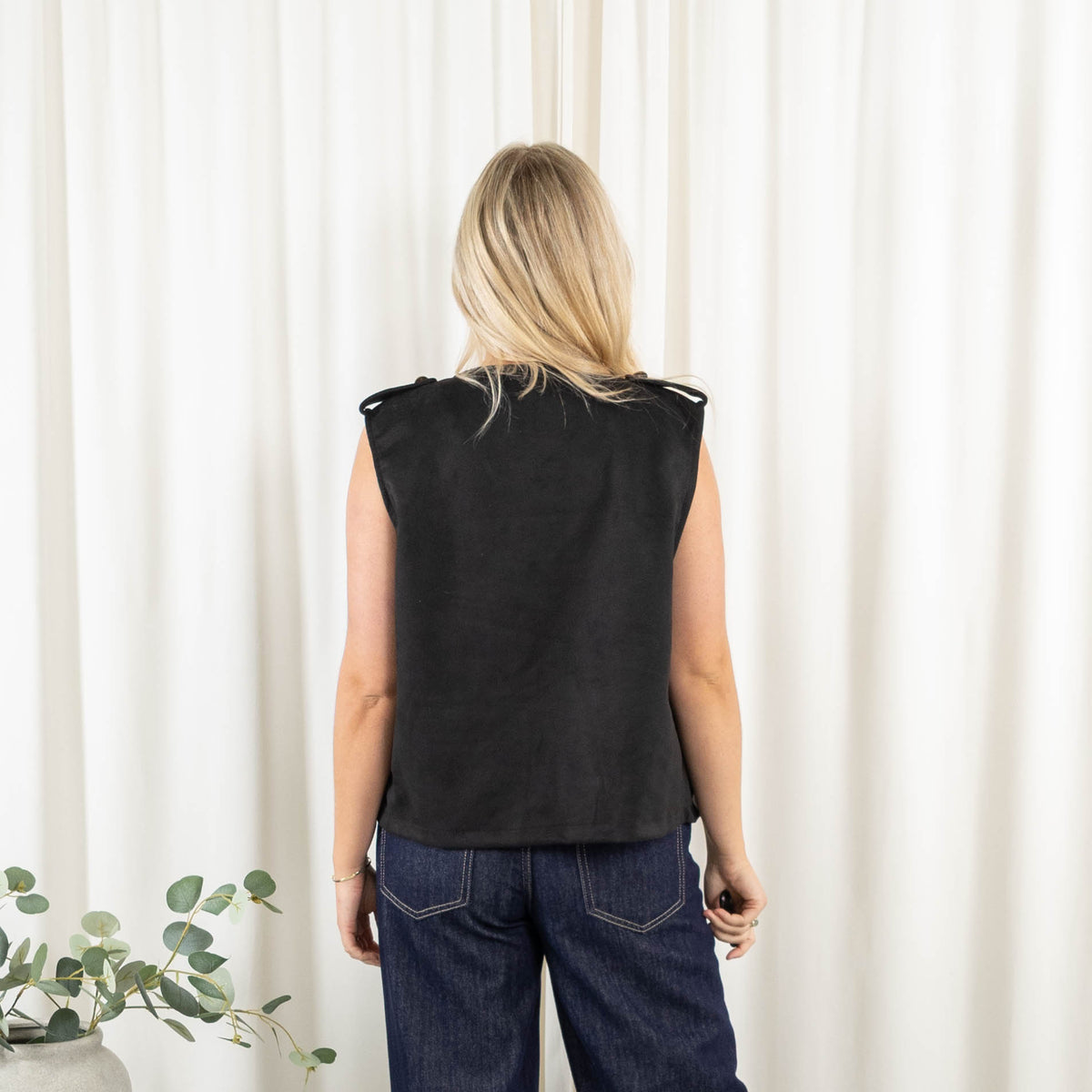 Becks vest, Sort