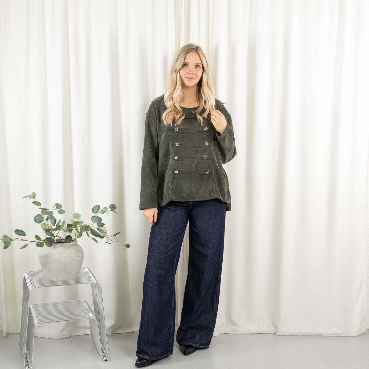 Alberte overdel, Khaki