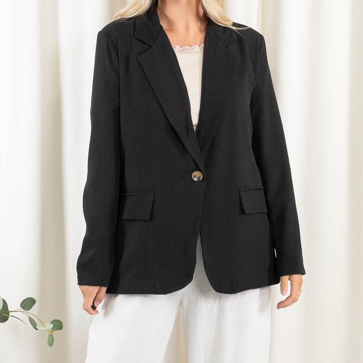 Nikita blazer, Sort