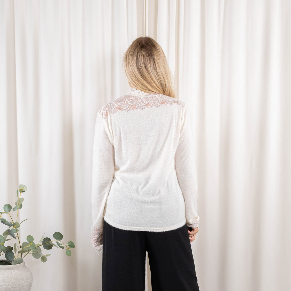 Jill overdel, Råhvid