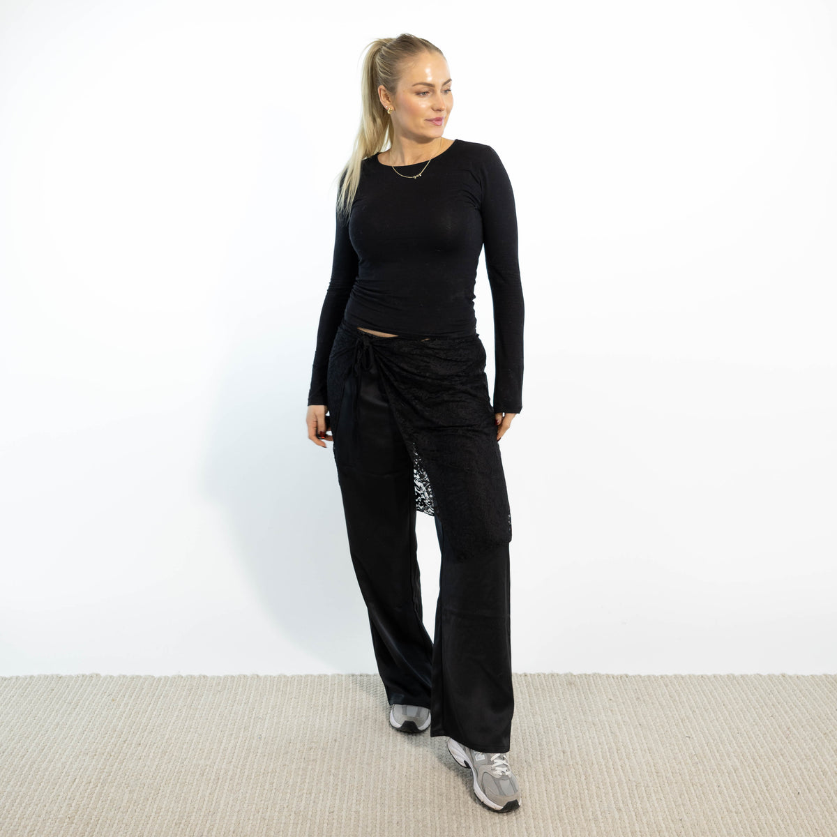 Dolly lace wrap, Sort