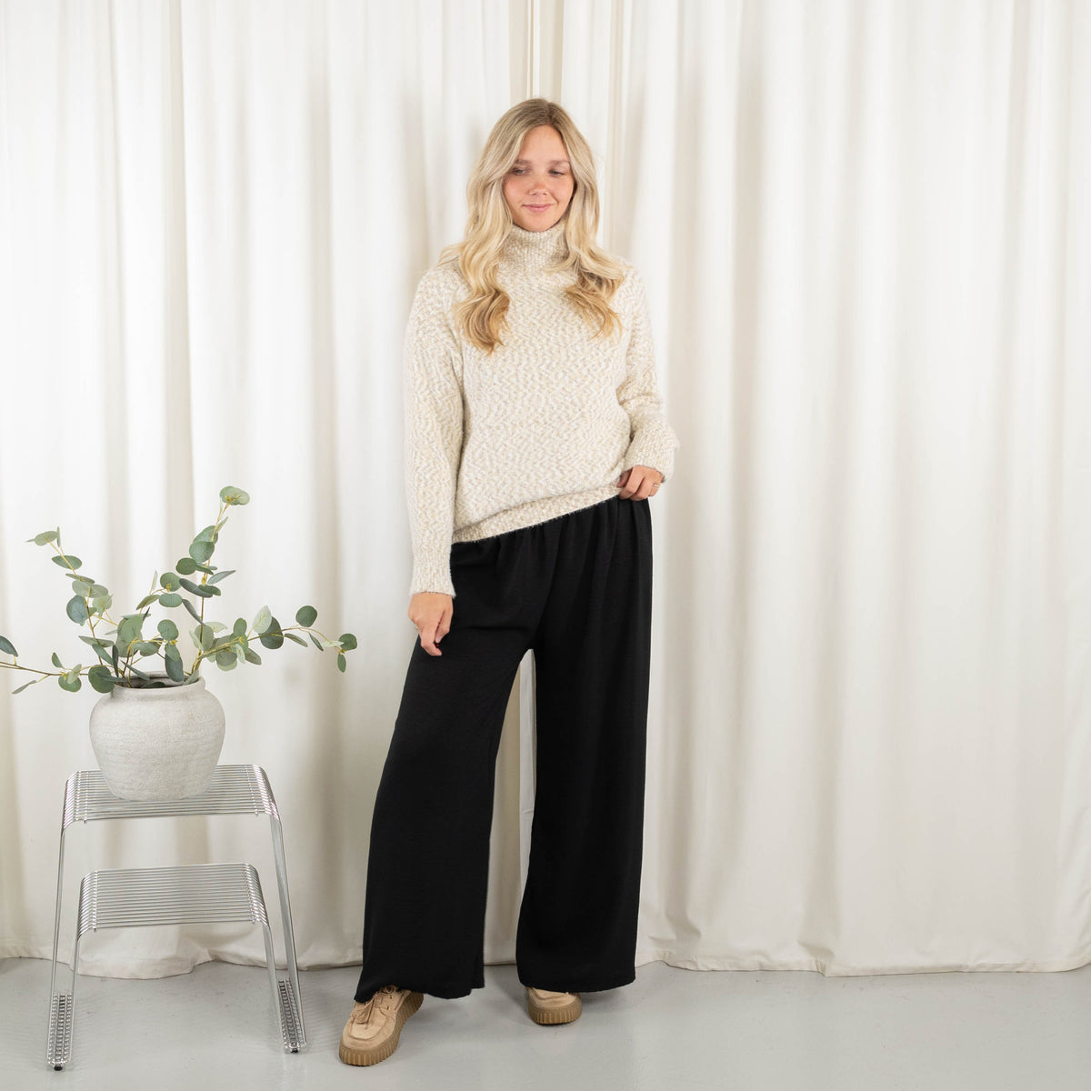 Mary strik, Beige