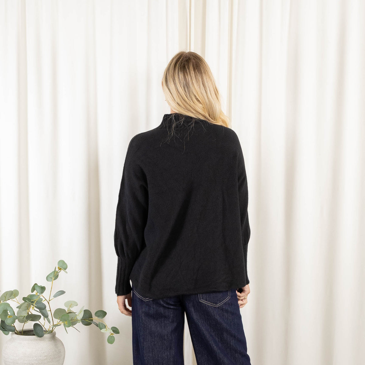 Natalia strik, Sort