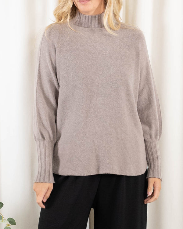Natalia strik, Taupe