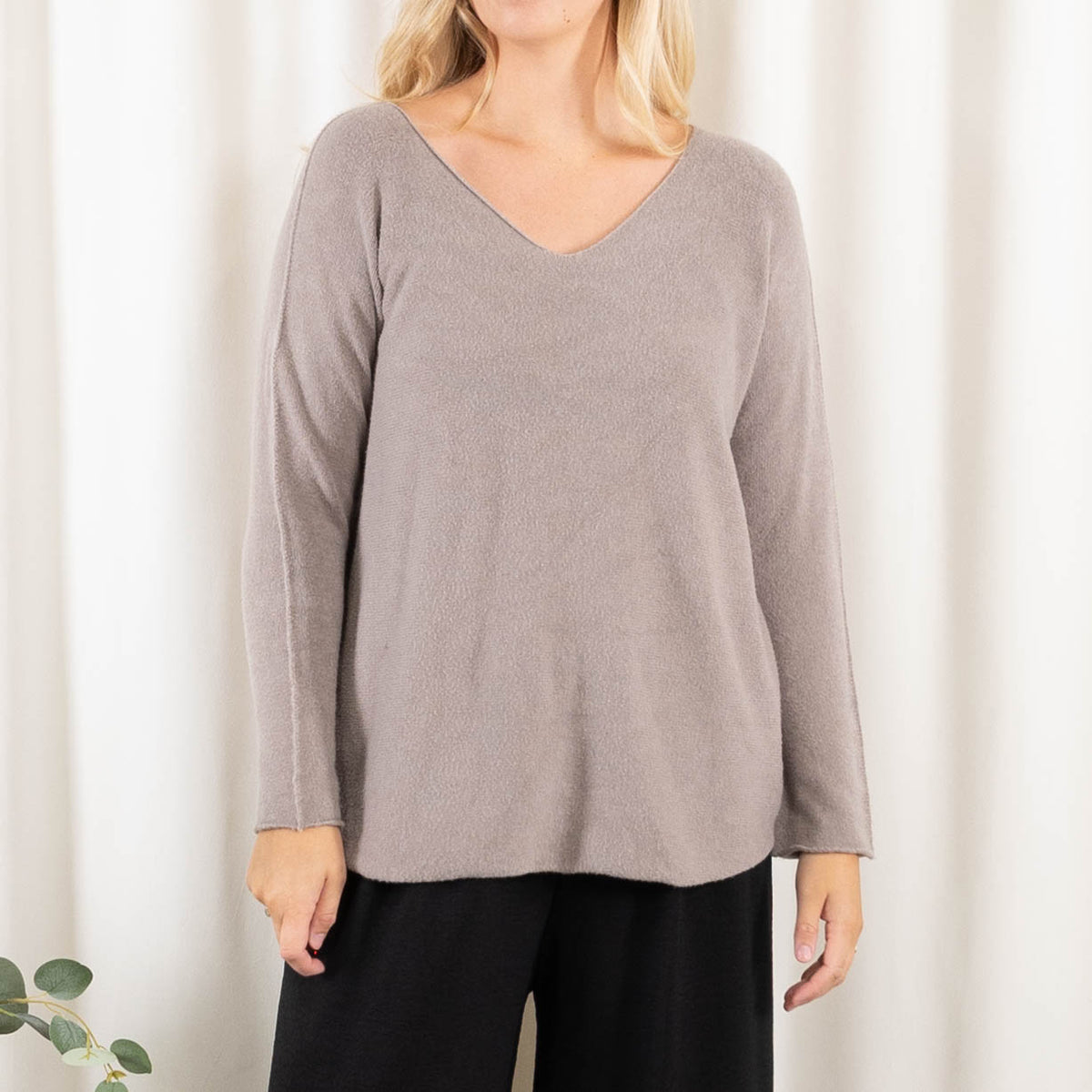 Nia strik, Taupe