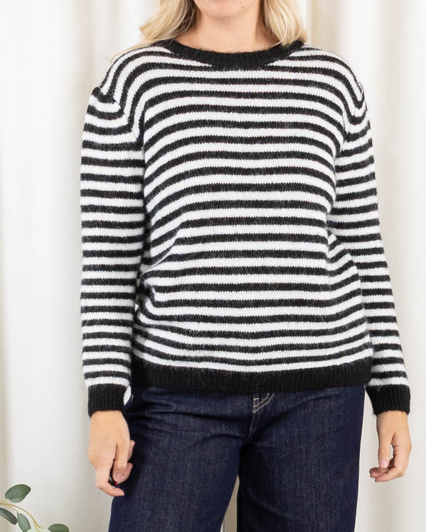 Caroline strik, Sort