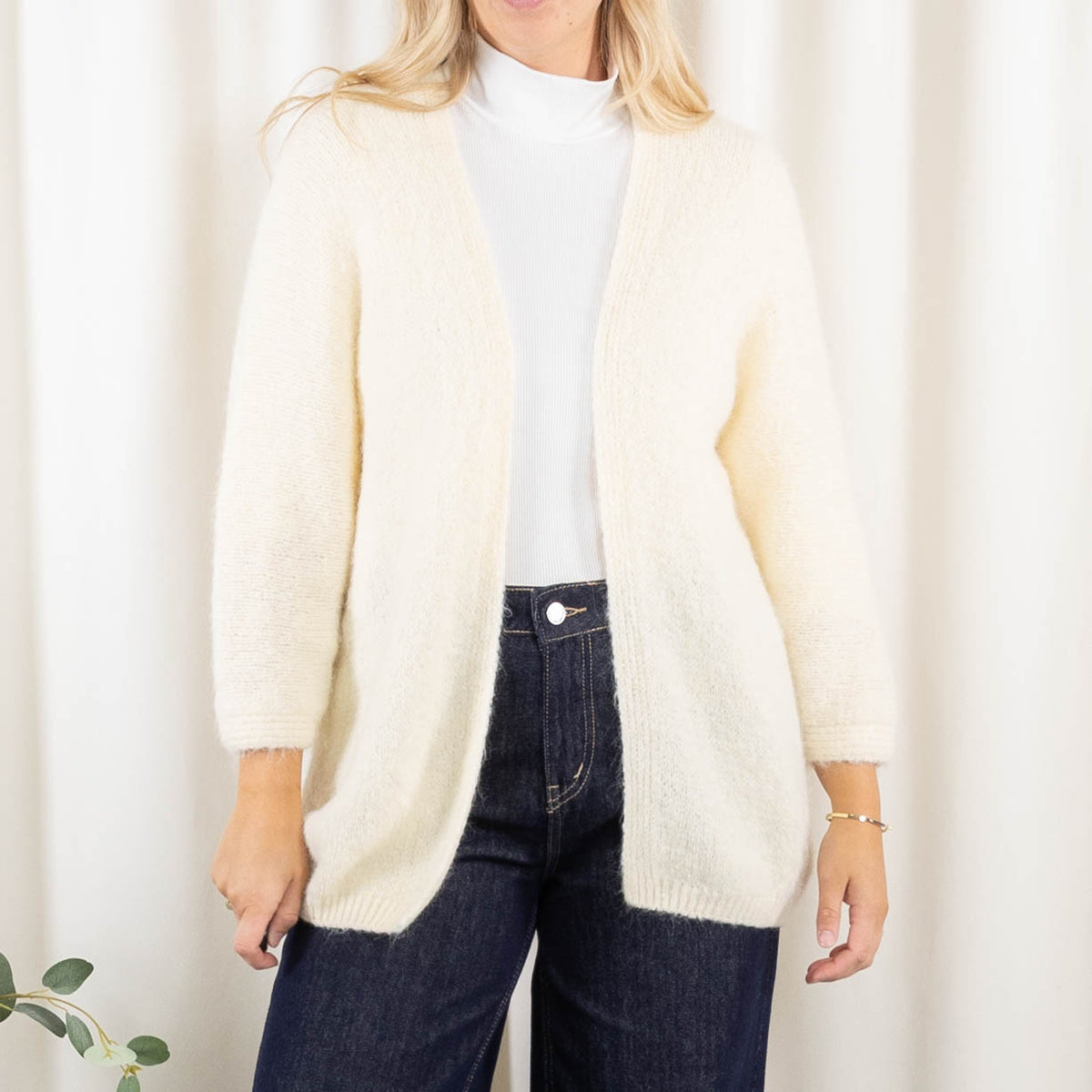 Laura cardigan, Råhvid
