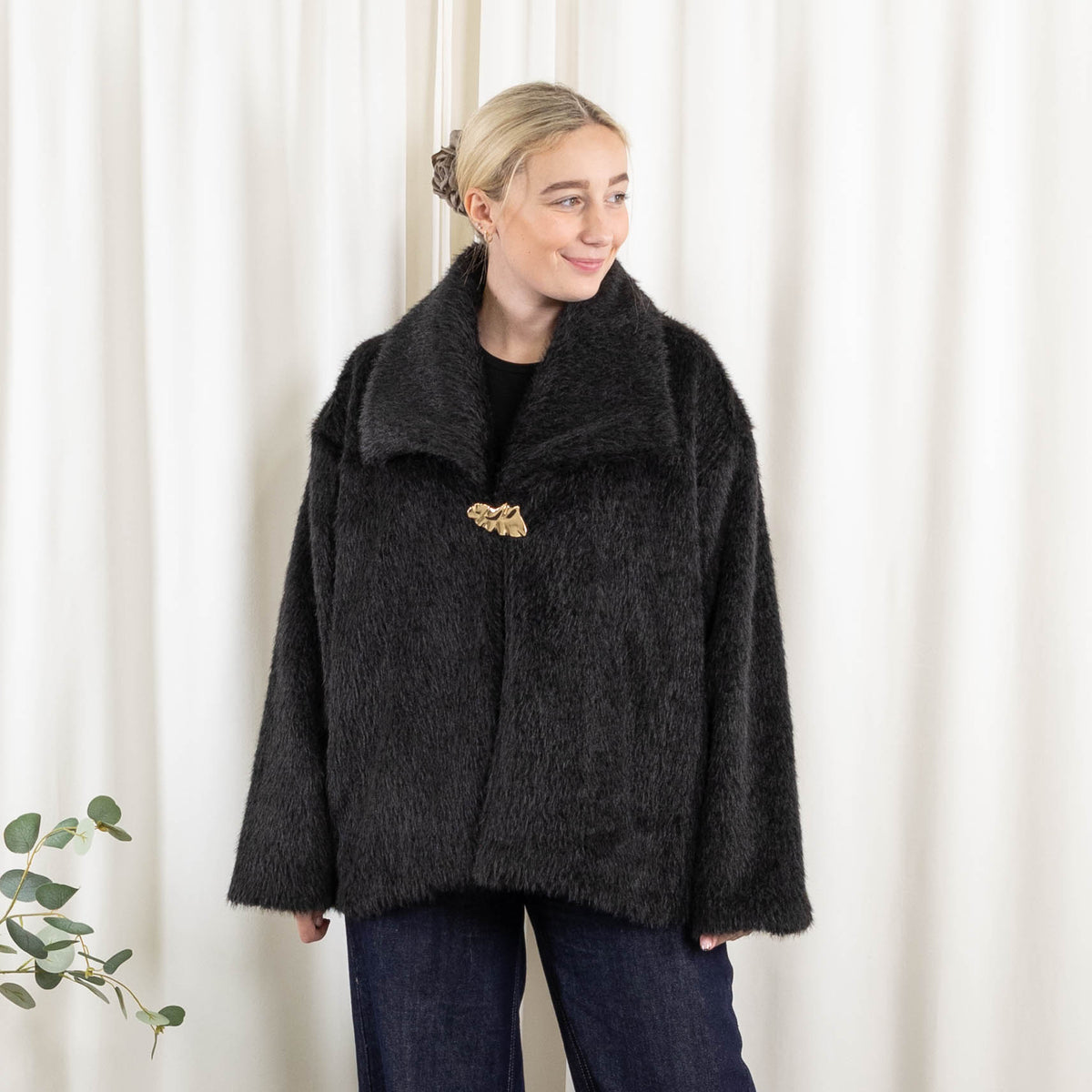 Sabine jakke, Sort