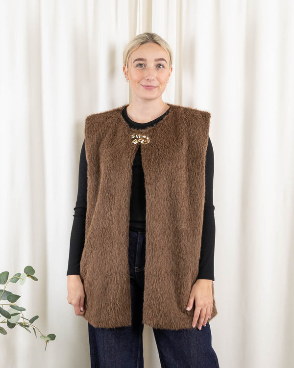 Lenora vest, Choko