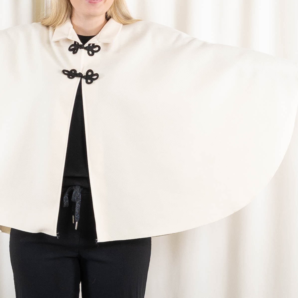 Madison poncho, Råhvid