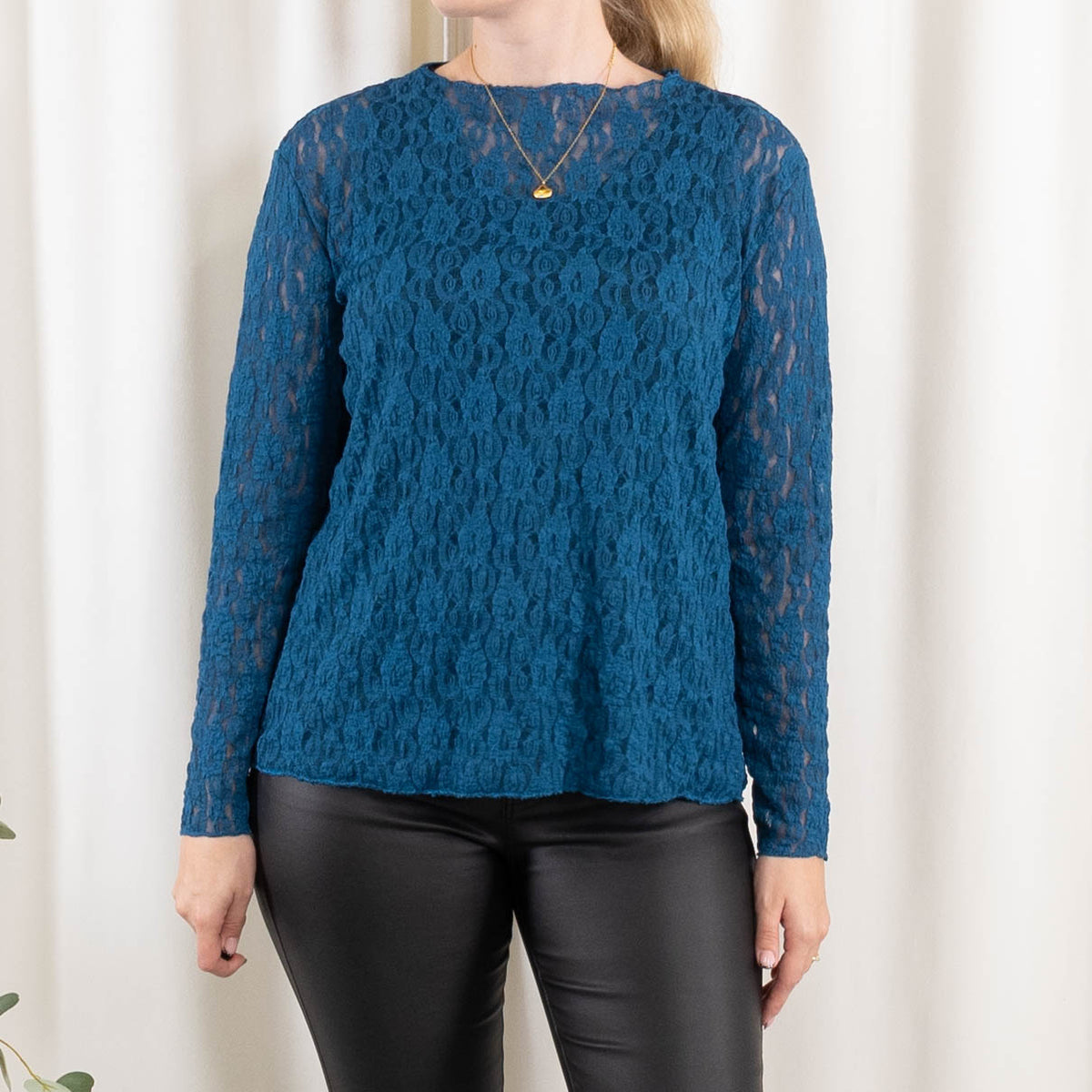 Carla lace overdel, Petrol
