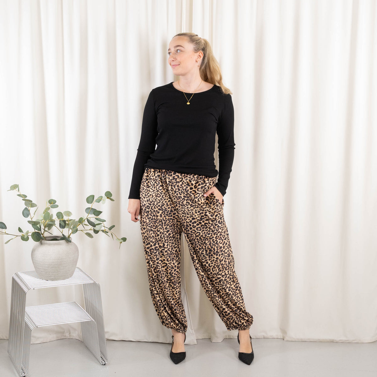 Tori joggingbukser, Leopard