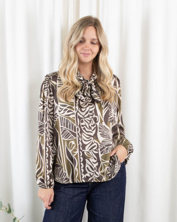 Fallon overdel, Khaki
