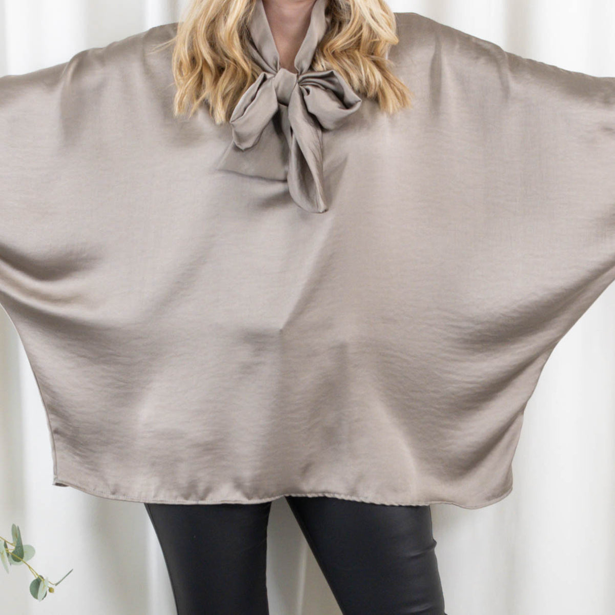 Mille overdel, Taupe