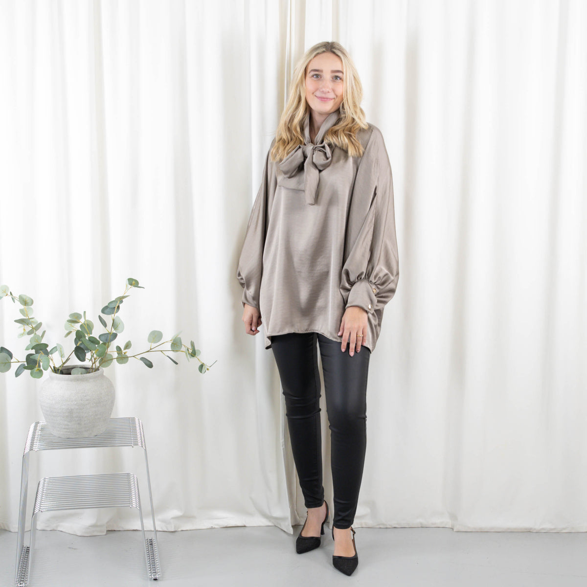 Mille overdel, Taupe