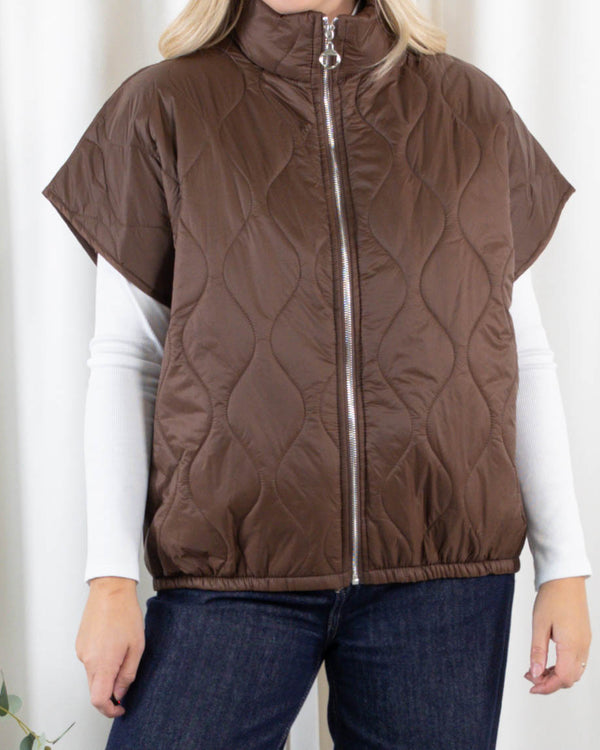 Ramona vest, Choko