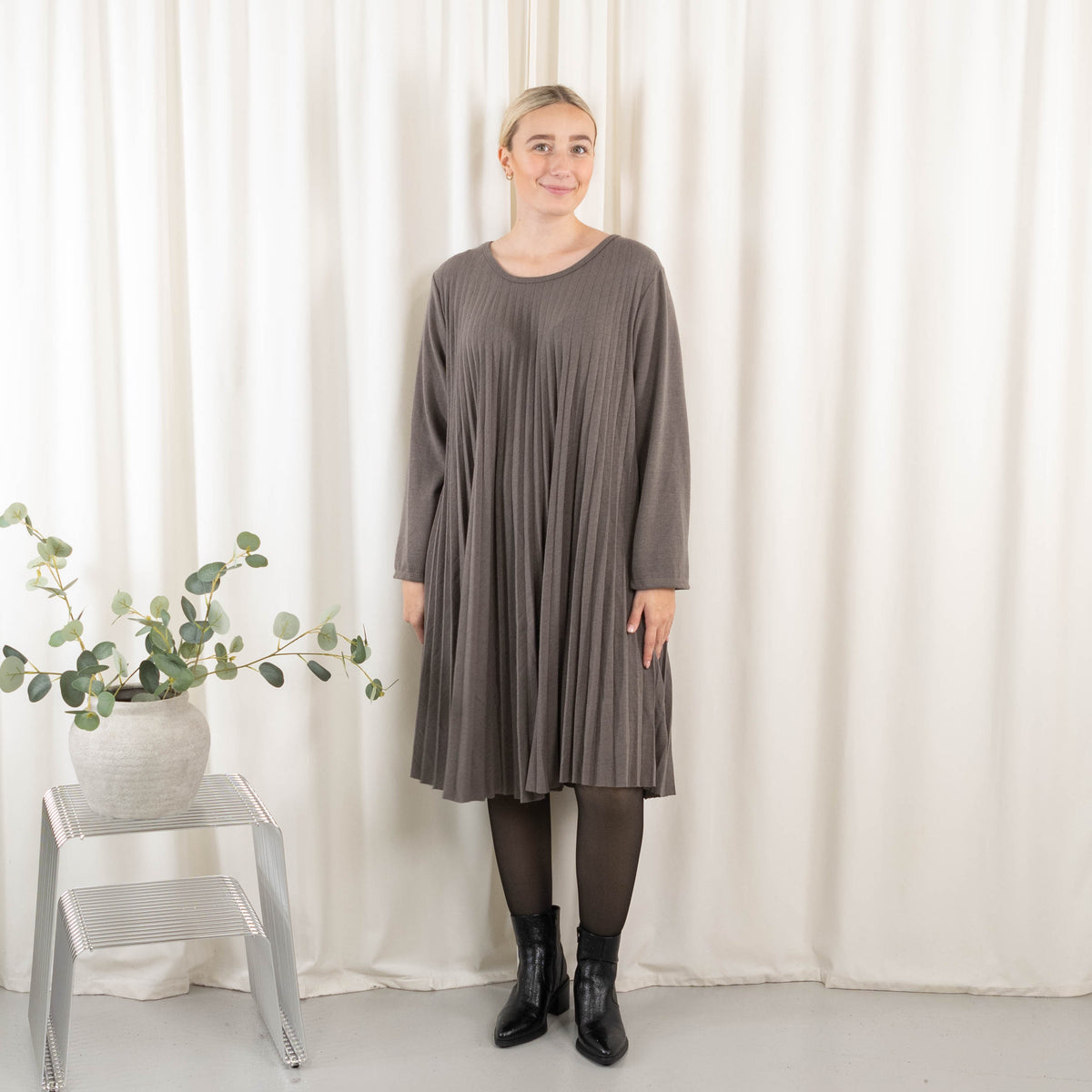 Agnes kjole, Taupe