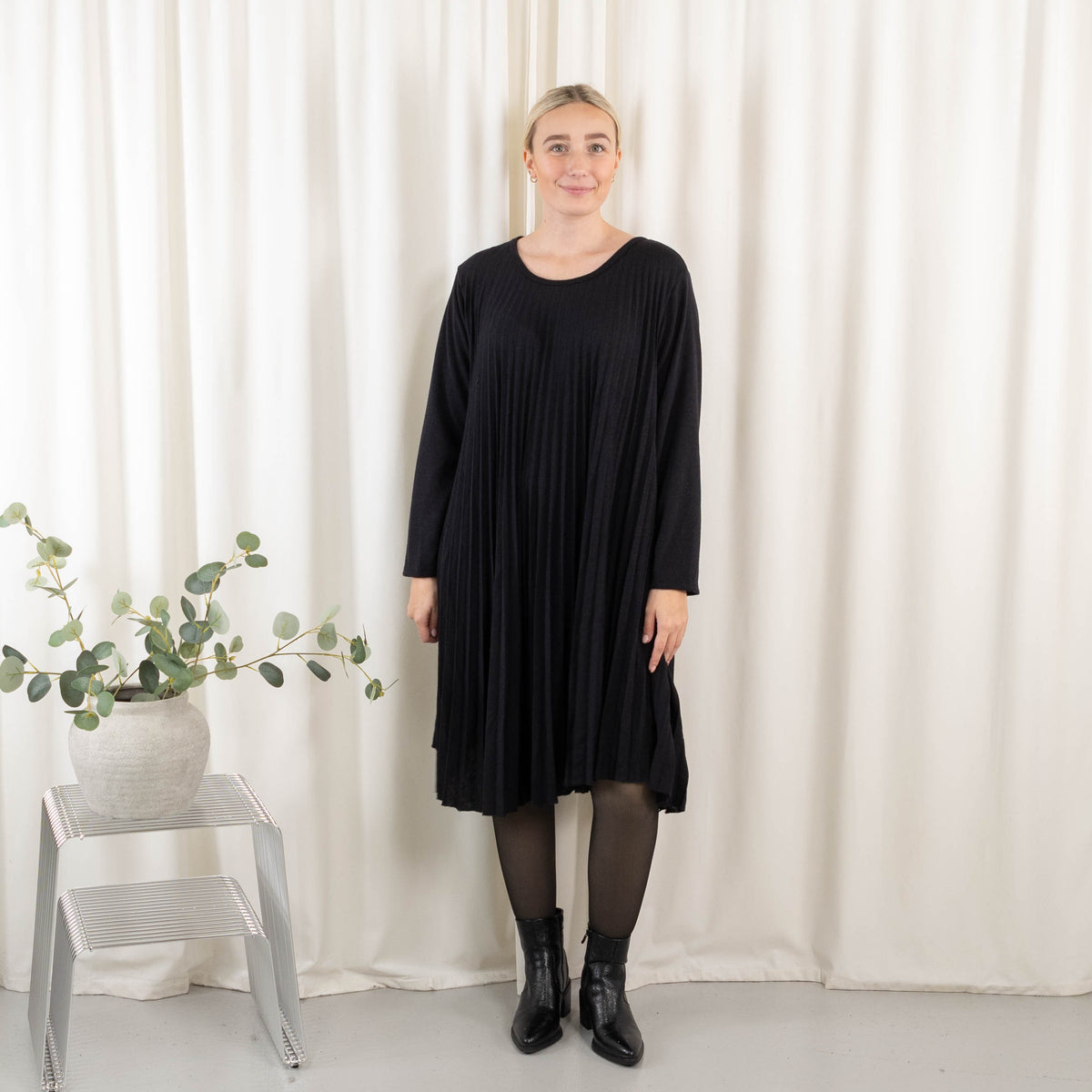 Agnes kjole, Sort