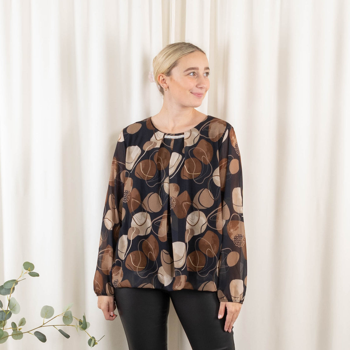 Flora overdel, Sort