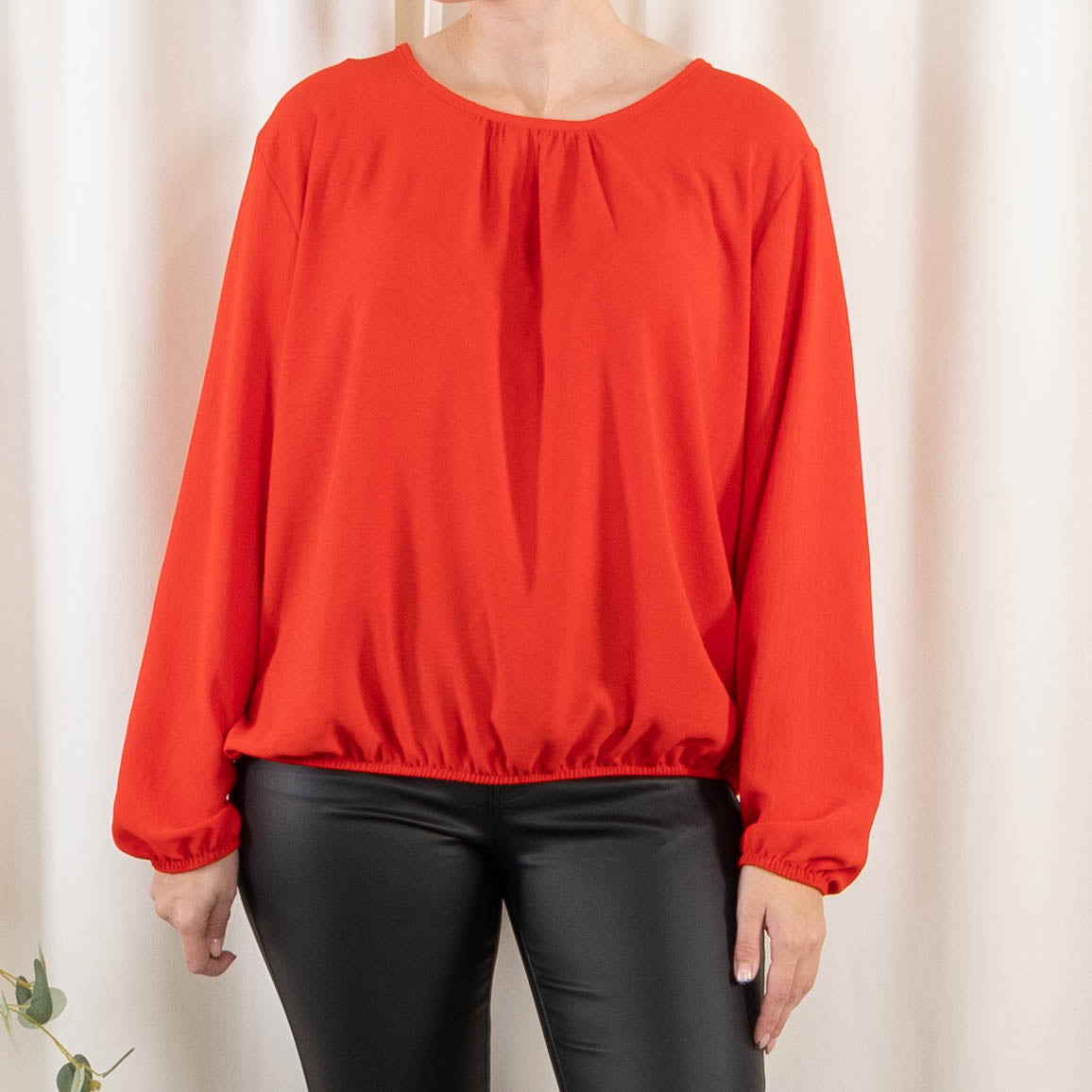 Katrin overdel, Rød